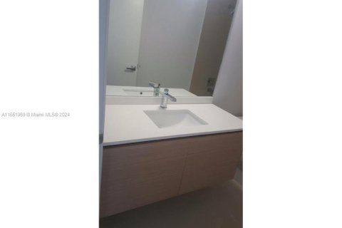 Condo in Miami, Florida, 3 bedrooms  № 1874576 - photo 6