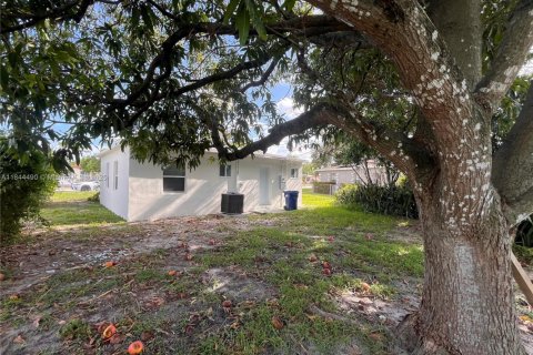 House in Miami Gardens, Florida 2 bedrooms, 66.89 sq.m. № 1846216 - photo 11