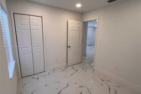 House in Miami Gardens, Florida 2 bedrooms, 66.89 sq.m. № 1846216 - photo 7