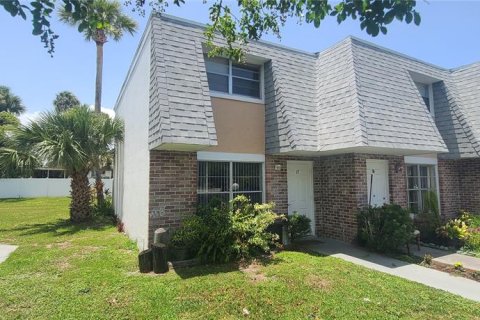 Townhouse in South Daytona, Florida 2 bedrooms, 89.19 sq.m. № 1912136 - photo 28