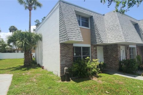 Townhouse in South Daytona, Florida 2 bedrooms, 89.19 sq.m. № 1912136 - photo 30
