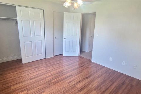 Townhouse in South Daytona, Florida 2 bedrooms, 89.19 sq.m. № 1912136 - photo 24