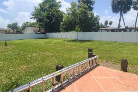 Townhouse in South Daytona, Florida 2 bedrooms, 89.19 sq.m. № 1912136 - photo 19