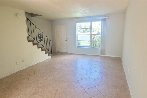 Townhouse in South Daytona, Florida 2 bedrooms, 89.19 sq.m. № 1912136 - photo 6