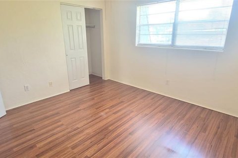 Townhouse in South Daytona, Florida 2 bedrooms, 89.19 sq.m. № 1912136 - photo 22