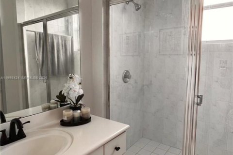 Copropriété à vendre à Dania Beach, Floride: 3 chambres, 128.39 m2 № 2064264 - photo 29