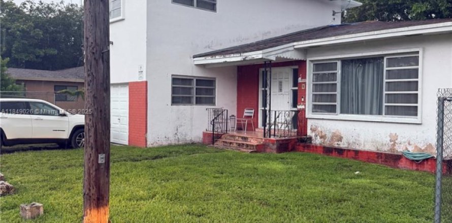 Casa en Miami, Florida 3 dormitorios, 156.17 m2 № 1850483