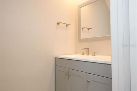 Condo in Tampa, Florida, 2 bedrooms  № 2437210 - photo 28