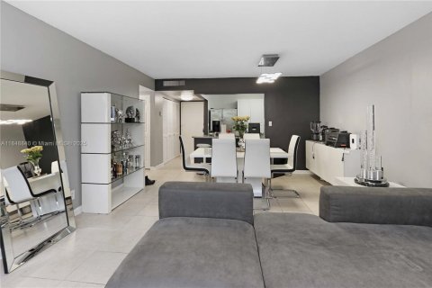 Copropriété à vendre à Miami, Floride: 1 chambre, 64.94 m2 № 1850475 - photo 5