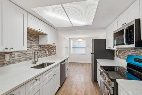 Villa ou maison à vendre à Port Richey, Floride: 3 chambres, 126.53 m2 № 2149842 - photo 12