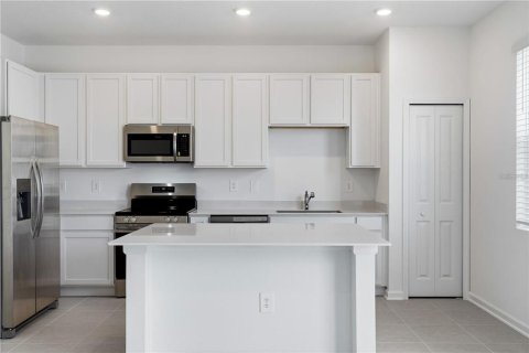 Touwnhouse à louer à Kissimmee, Floride: 3 chambres, 184.13 m2 № 2399468 - photo 4