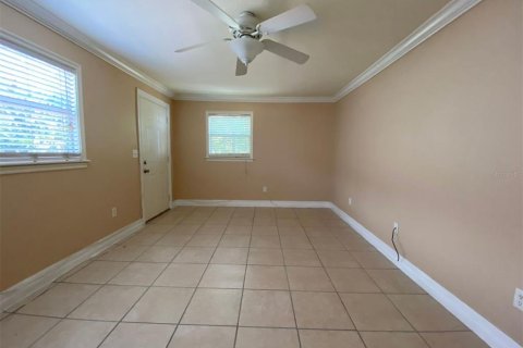 House in Clearwater, Florida 2 bedrooms, 110.74 sq.m. № 1875906 - photo 8
