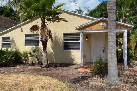 House in Clearwater, Florida 2 bedrooms, 110.74 sq.m. № 1875906 - photo 1