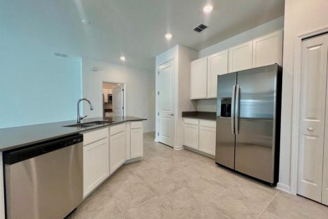 Casa en alquiler en Davenport, Florida, 4 dormitorios, 193.24 m2 № 1792815 - foto 4