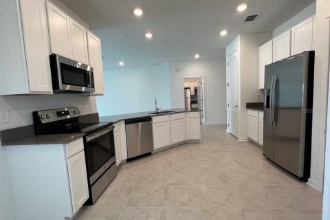 Casa en alquiler en Davenport, Florida, 4 dormitorios, 193.24 m2 № 1792815 - foto 3