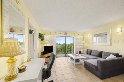 Condo in Ormond Beach, Florida, 2 bedrooms  № 2202911 - photo 9