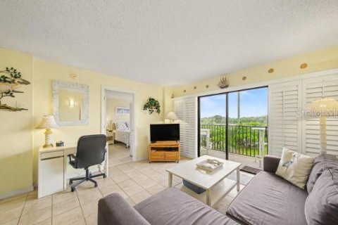 Condo in Ormond Beach, Florida, 2 bedrooms  № 2202911 - photo 11