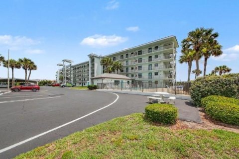Condo in Ormond Beach, Florida, 2 bedrooms  № 2202911 - photo 27