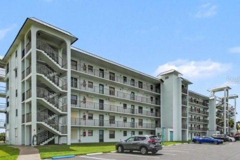 Condo in Ormond Beach, Florida, 2 bedrooms  № 2202911 - photo 29