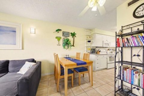 Condo in Ormond Beach, Florida, 2 bedrooms  № 2202911 - photo 15