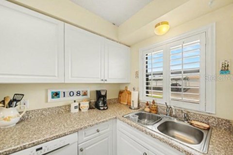 Condo in Ormond Beach, Florida, 2 bedrooms  № 2202911 - photo 18