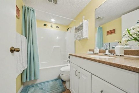 Condo in Ormond Beach, Florida, 2 bedrooms  № 2202911 - photo 24