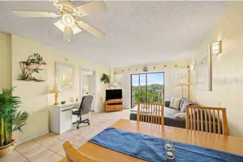 Condo in Ormond Beach, Florida, 2 bedrooms  № 2202911 - photo 8