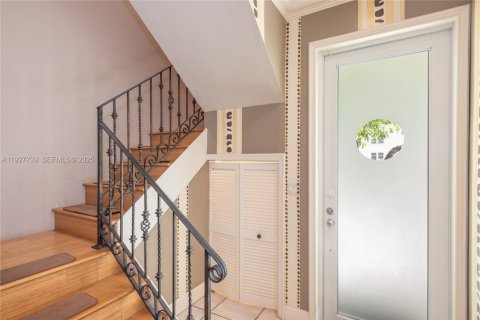 Touwnhouse à vendre à Coral Gables, Floride: 3 chambres, 186.73 m2 № 1988018 - photo 3