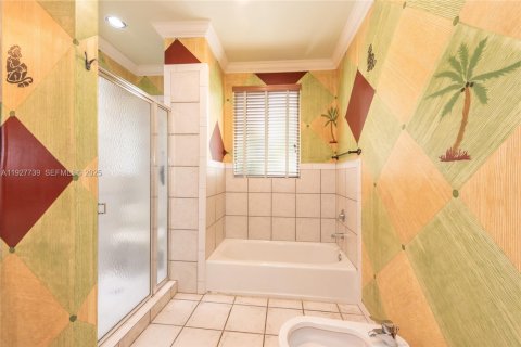 Touwnhouse à vendre à Coral Gables, Floride: 3 chambres, 186.73 m2 № 1988018 - photo 17