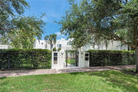 Touwnhouse à vendre à Coral Gables, Floride: 3 chambres, 186.73 m2 № 1988018 - photo 1