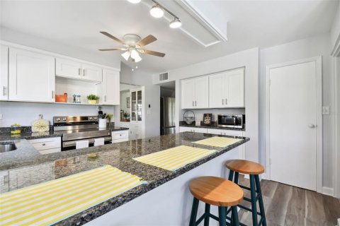 Купить виллу или дом в Ривервью, Флорида 3 комнаты, 221.66м2, № 1533572 - фото 17