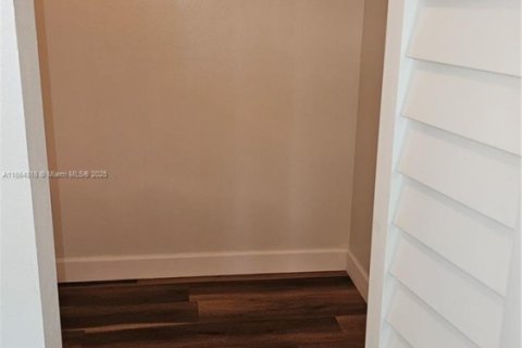 Copropriété à vendre à Sunrise, Floride: 1 chambre, 79.9 m2 № 1977946 - photo 12