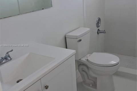 Copropriété à vendre à Sunrise, Floride: 1 chambre, 79.9 m2 № 1977946 - photo 11