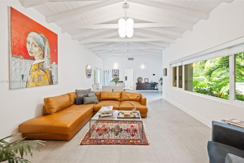 House in Coral Gables, Florida 3 bedrooms, 199.18 sq.m. № 1878550 - photo 3