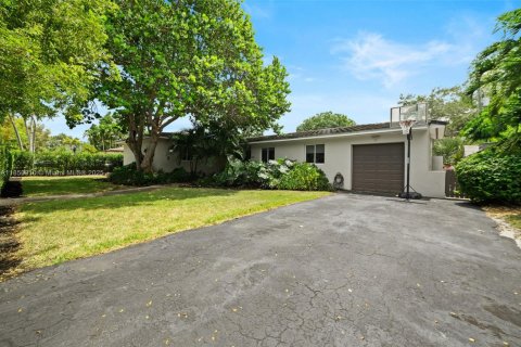 House in Coral Gables, Florida 3 bedrooms, 199.18 sq.m. № 1878550 - photo 25