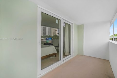 Купить кондоминиум в Санни-Айлс-Бич, Флорида 55.56м2, № 1970982 - фото 22