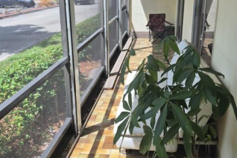 Condominio en alquiler en Coral Springs, Florida, 2 dormitorios, 100.8 m2 № 2147269 - foto 8