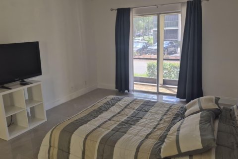 Condominio en alquiler en Coral Springs, Florida, 2 dormitorios, 100.8 m2 № 2147269 - foto 9
