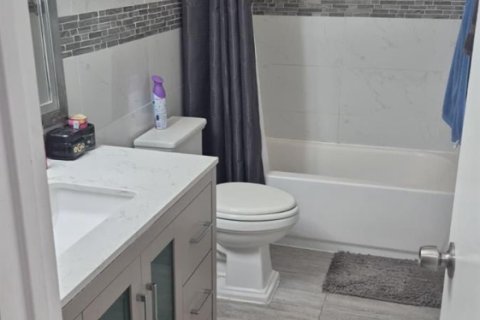 Condominio en alquiler en Coral Springs, Florida, 2 dormitorios, 100.8 m2 № 2147269 - foto 10