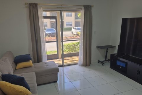 Condominio en alquiler en Coral Springs, Florida, 2 dormitorios, 100.8 m2 № 2147269 - foto 4