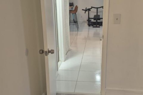 Condominio en alquiler en Coral Springs, Florida, 2 dormitorios, 100.8 m2 № 2147269 - foto 12