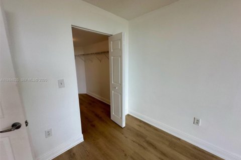 Снять в аренду кондоминиум в Майами, Флорида 1 спальня, 73.02м2, № 2045750 - фото 5