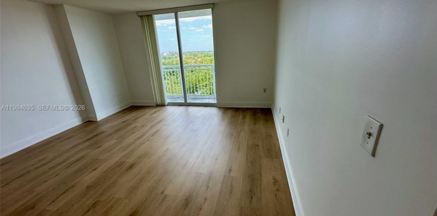 Кондоминиум с 1 спальней в Майами, Флорида № 2045750