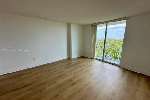 Снять в аренду кондоминиум в Майами, Флорида 1 спальня, 73.02м2, № 2045750 - фото 2