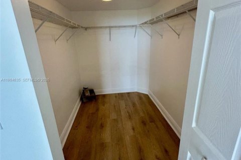 Снять в аренду кондоминиум в Майами, Флорида 1 спальня, 73.02м2, № 2045750 - фото 6