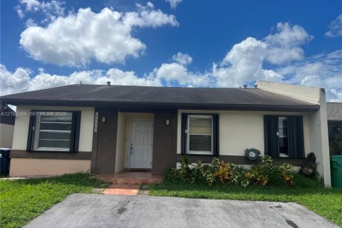 Touwnhouse à Miami, Floride 3 chambres, 118.54 m2 № 2414862