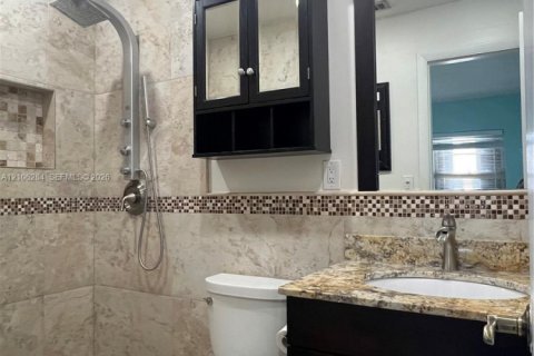 Touwnhouse à louer à Miami, Floride: 3 chambres, 118.54 m2 № 2414862 - photo 5