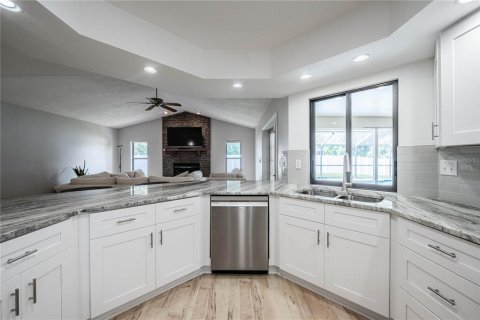 Casa en venta en Lakeland, Florida, 4 dormitorios, 211.45 m2 № 2200760 - foto 8