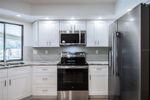 Casa en venta en Lakeland, Florida, 4 dormitorios, 211.45 m2 № 2200760 - foto 10