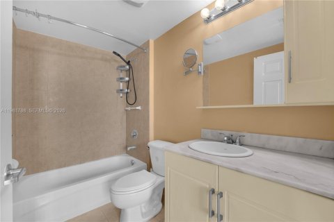 Купить кондоминиум в Майами, Флорида 3 спальни, 121.24м2, № 2049502 - фото 14